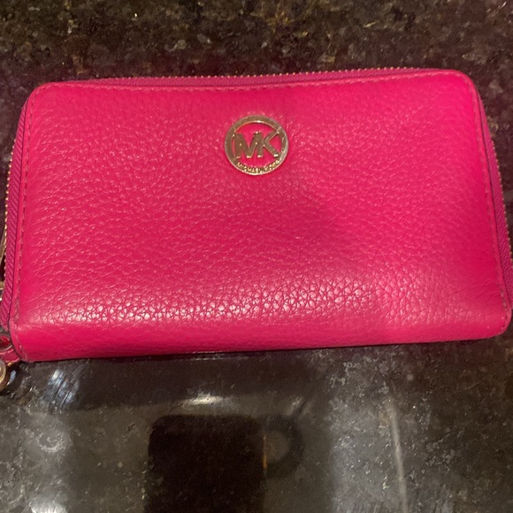 USED - Michael Kors Pink Leather Wallet - Picture 10 of 10